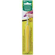 Clover Amour 2.75 mm/US C or 2 Crochet Hook 